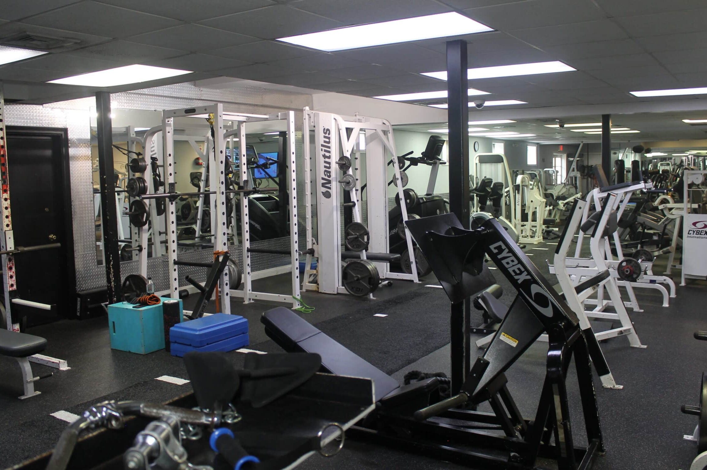 Elite Fitness gym interior